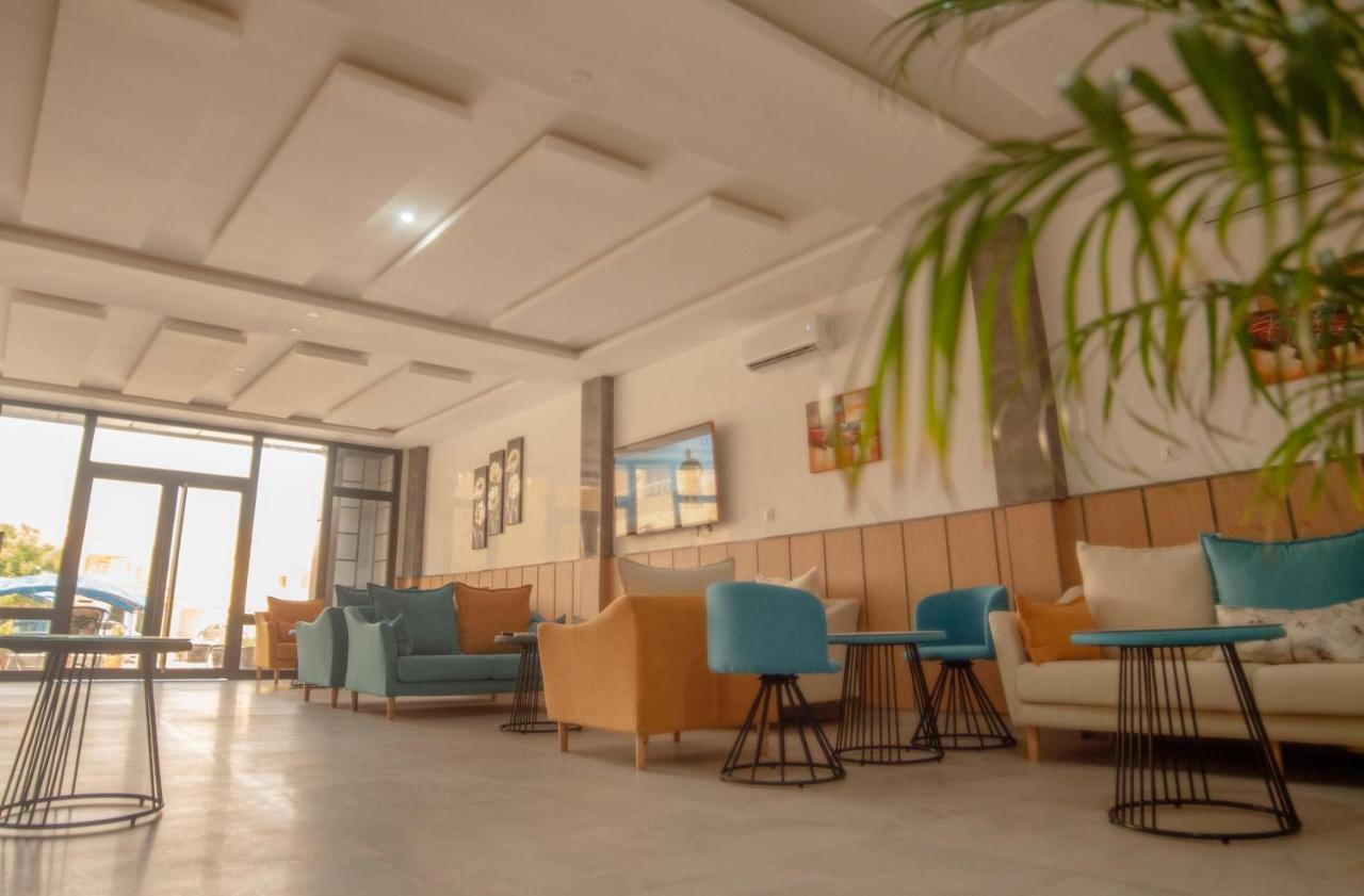 Urban Hotel ヌアクショット エクステリア 写真
