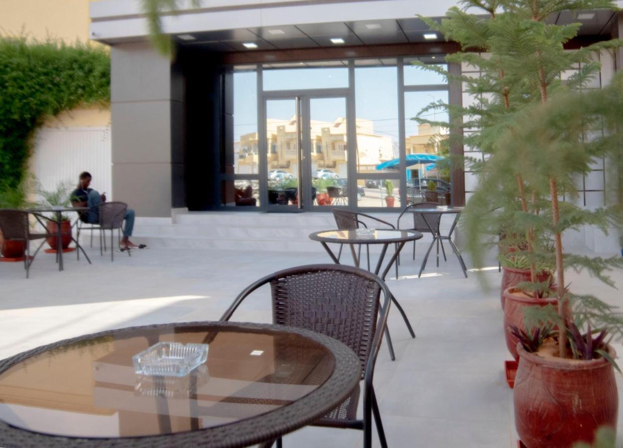 Urban Hotel ヌアクショット エクステリア 写真