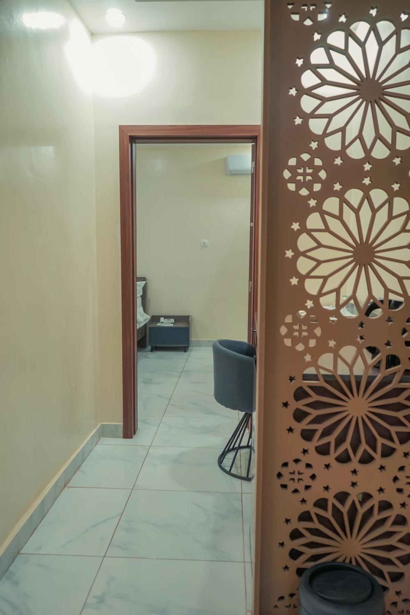 Urban Hotel ヌアクショット エクステリア 写真